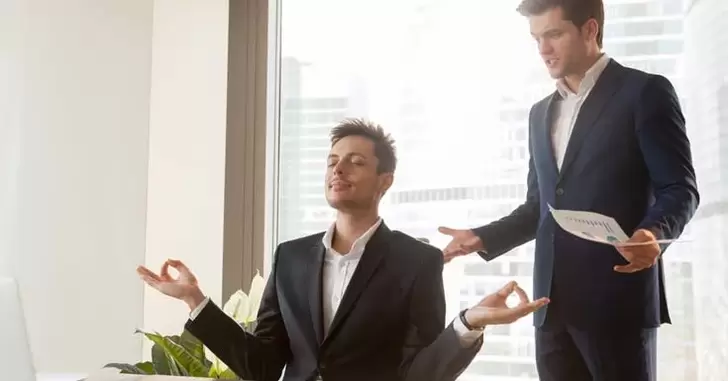 descansar del trabajo para aumentar naturalmente la potencia